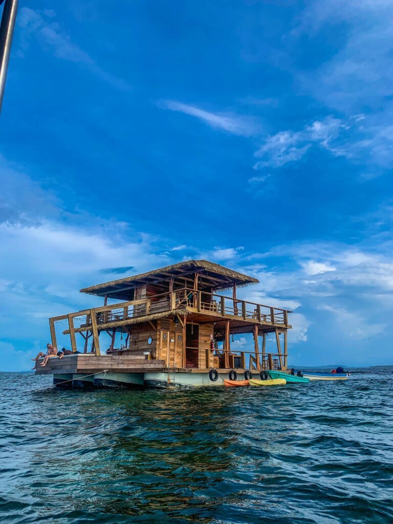bocas-del-toro-bote-scaled.jpeg