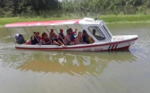 Tortuguero one way via Moin